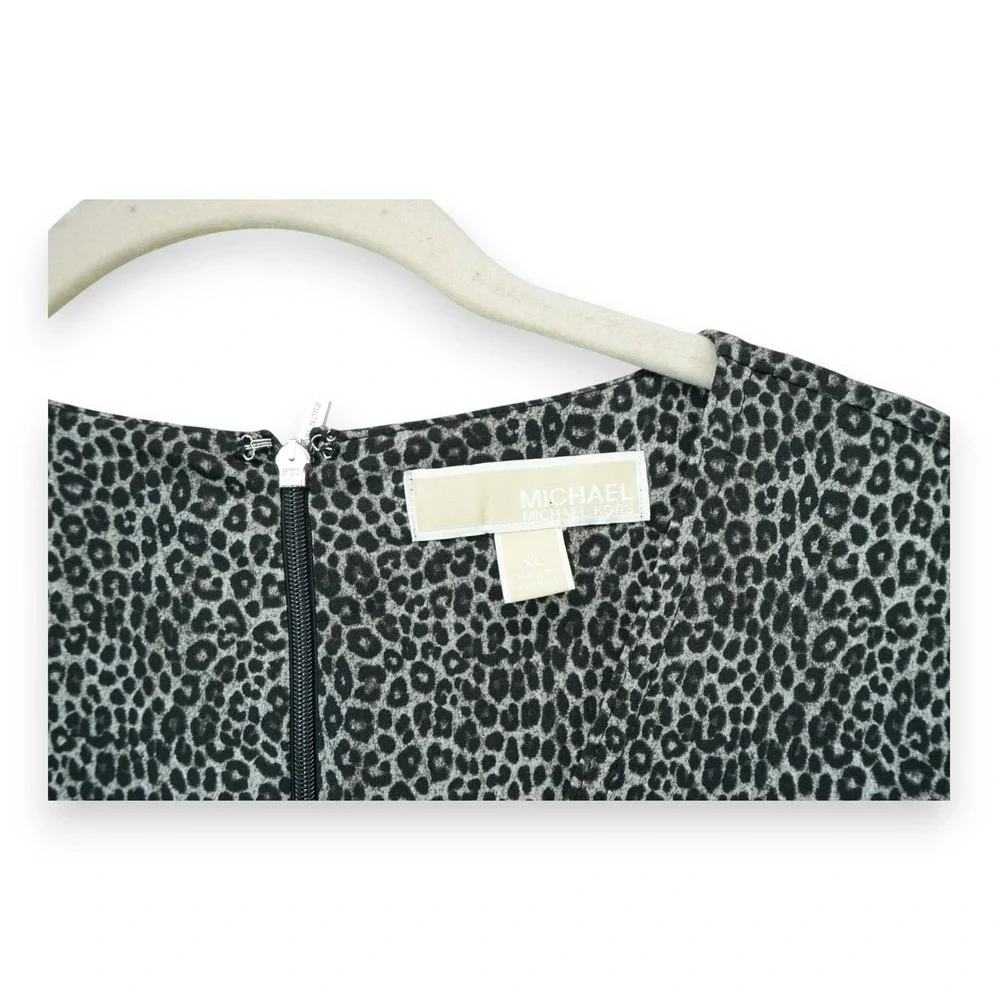 MICHAEL‎ KORS Women's Short Sleeve Dress V-Neck Size XL Animal Print